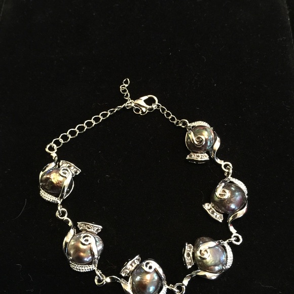 Natural fresh water Pearl bracelet