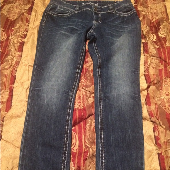 Straight leg blue jeans.