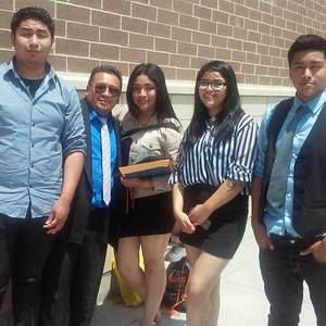 Meet your Posher, Carlos