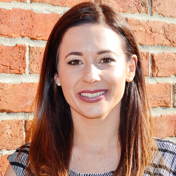 Meet your Posher, Julie - Picture 2 of 2