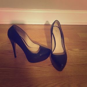 Sexy Black Platform Pumps