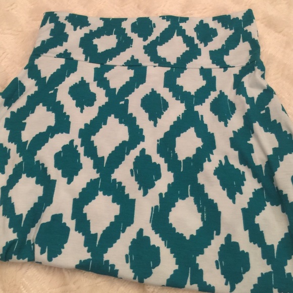 LuLaRoe Dresses & Skirts - LuLaRoe large Azure skirt