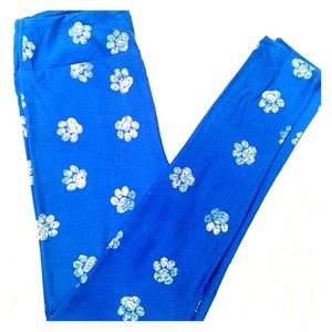 🦄 Lularoe Blue & White Pawprint OS Leggings 🦄