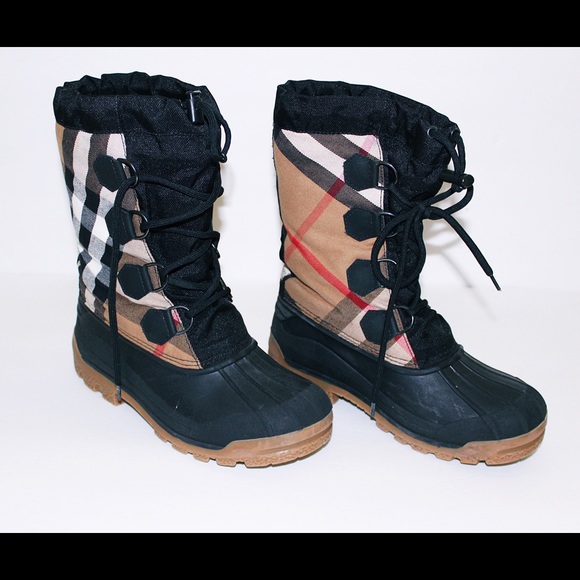 Burberry Snow Boots (classic plaid )