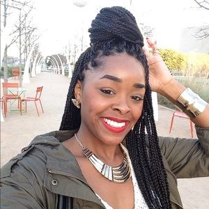 Meet your Posher, Monique