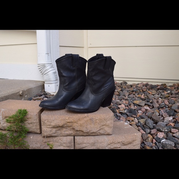 Black Just Fab boots.