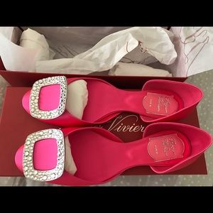 Brand new roger vivier flats，hot pink in size 36.5