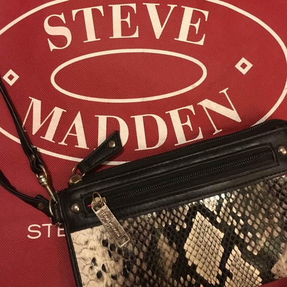STEVE MADDEN reptile wallet/wristlet