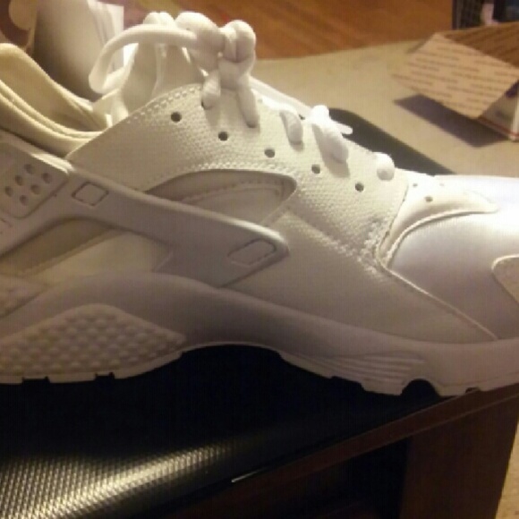 All white nike huraches