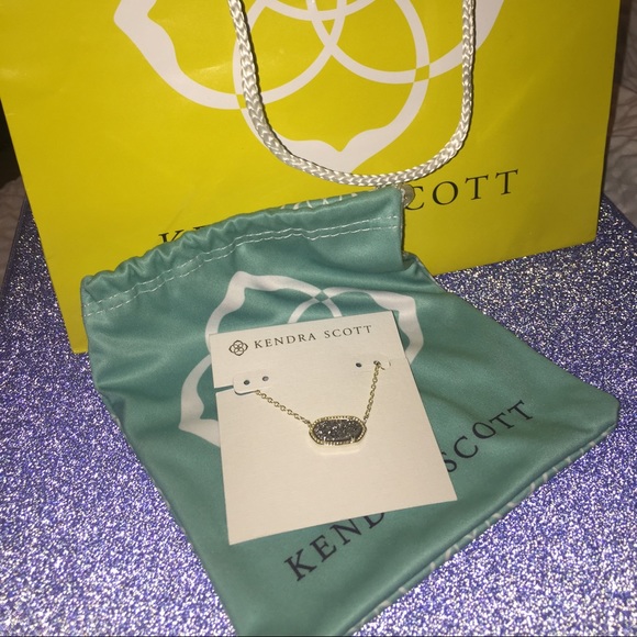 Kendra Scott necklace