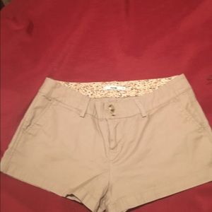 Papaya Khaki shorts, size medium