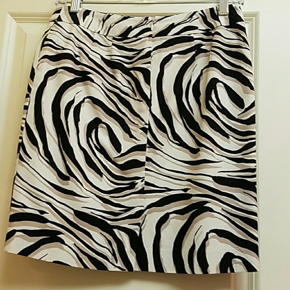 Loft super cute print skirt! - Picture 3 of 3