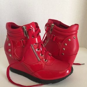 Studded wedges