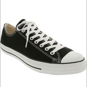 CONVERSE Chuck Taylor Low Top Sneaker