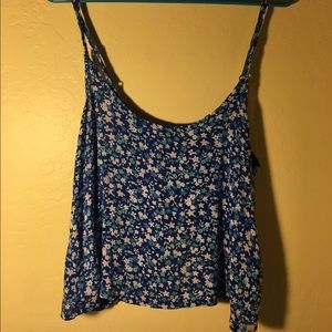 Super cute flower cropped hollister tank!