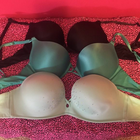 VS Bombshell Bra Bundle