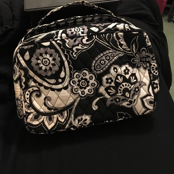 Black and White Vera Bradley Toiletries Bag