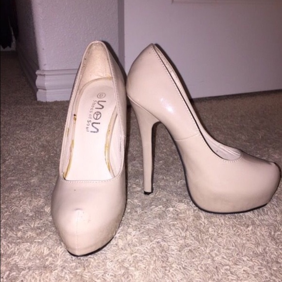 Nude heel