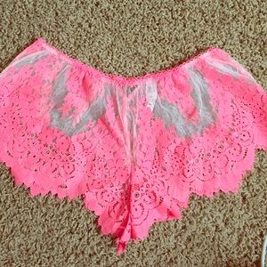 NWT VICTORIAS SECRET PINK LACE SHORTS MEDIUM!!