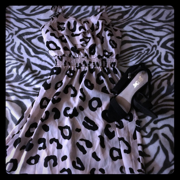 Charlotte Russe printed light pink/tan Med dress