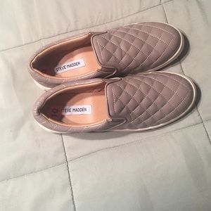 Steve Madden Flat Closed Toe Shoes
