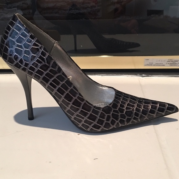 Dollhouse heels. - Picture 2 of 4