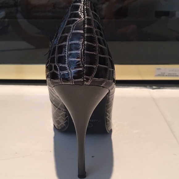 Dollhouse heels. - Picture 3 of 4