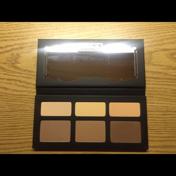 Kat Von D Other - Kat Von D Shade and Light Contour Palette