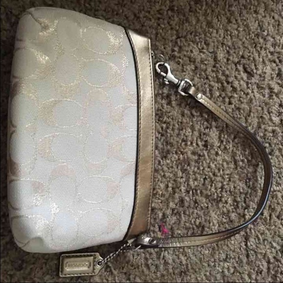 Coach Wristlet - Picture 4 of 4