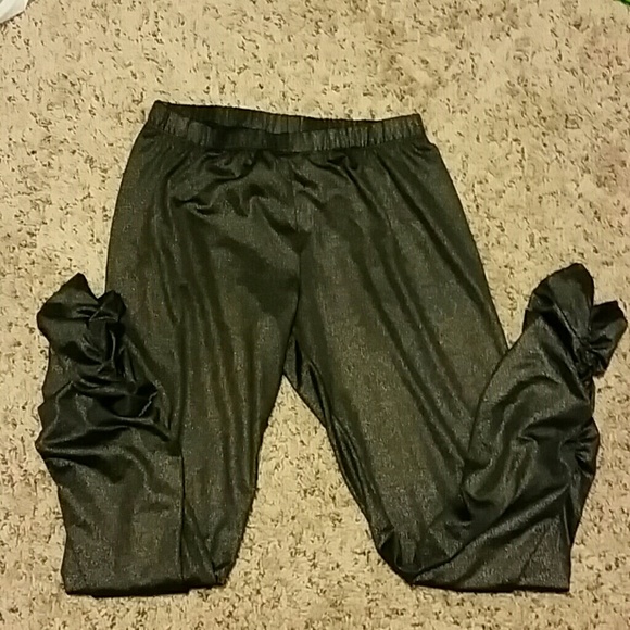 Shimmery leggings. Ruched ankles