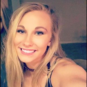 Meet your Posher, Carli