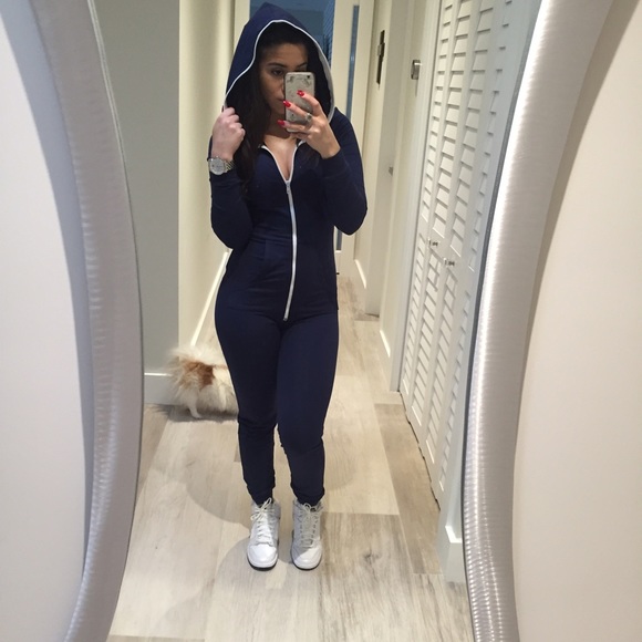 •LAST ONE• Hooded Jumpsuit - Picture 2 of 3