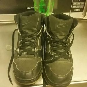 Black nike semi high tops