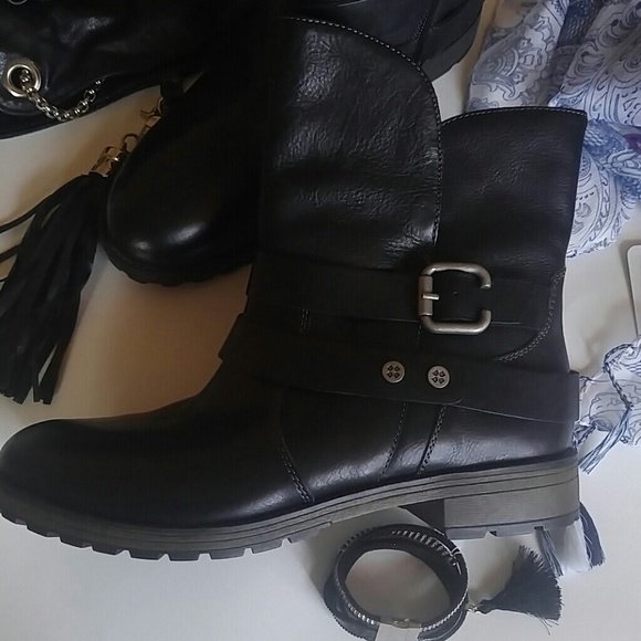 Brand new Naturalizer Boots โโFree shippingโโ - Picture 2 of 4