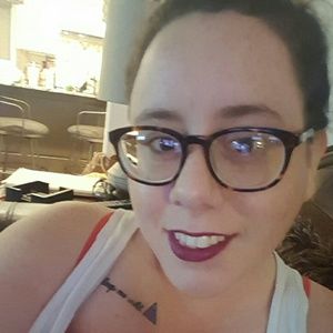 Meet your Posher, Tabitha