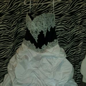 Wedding gown/prom dress