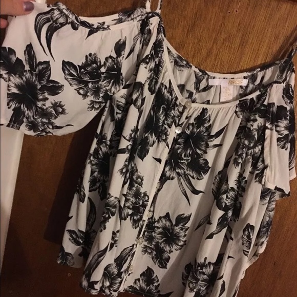 Amuse society off the shoulder blouse never worn