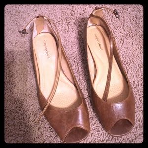 Brown leather ankle strap open toe shoes