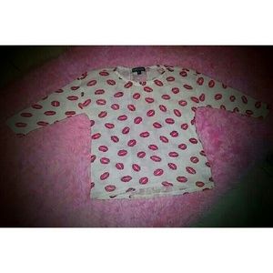 Lip Printed Knit Top