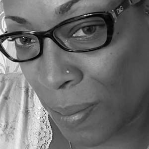 Meet your Posher, Genia