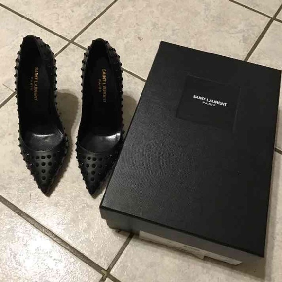 Saint Laurent Shoes - Saint Laurent studded black pump