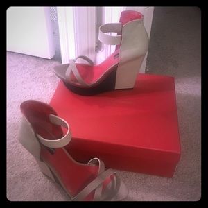 Color-blocked, wedges