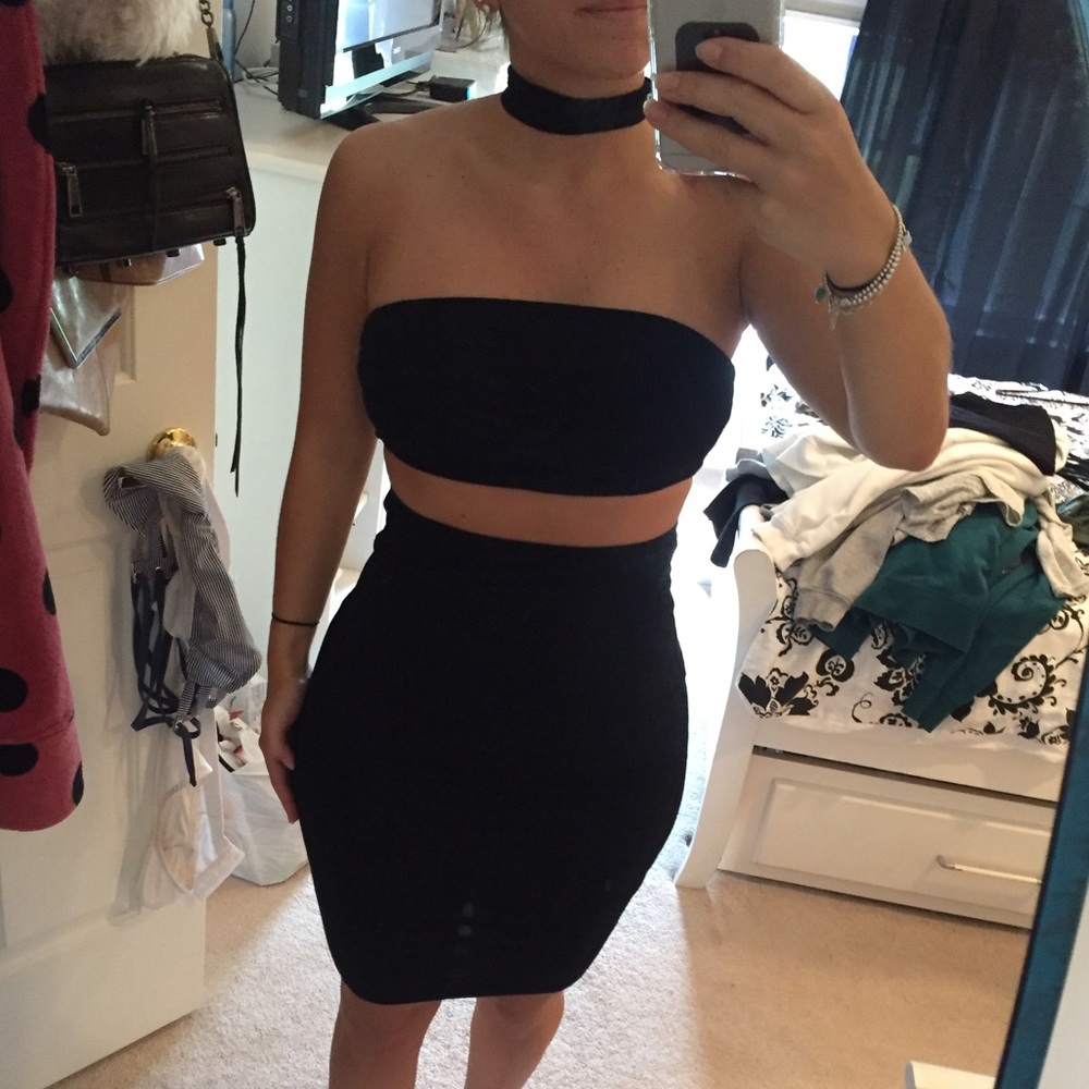 🍹FLASH SALE🍹Xenia black two piece choker dress - Picture 4 of 6