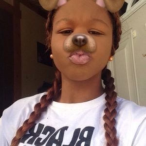 Meet your Posher, Shadia