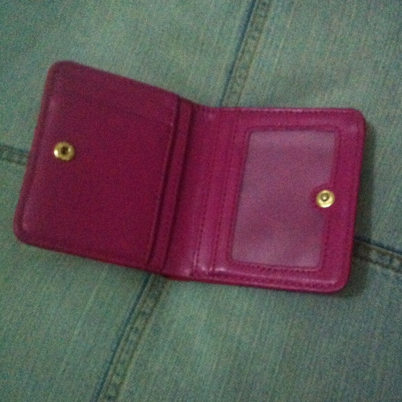 FOSSIL "Sydney" Leather Bi-Fold Wallet in Red - Picture 4 of 4