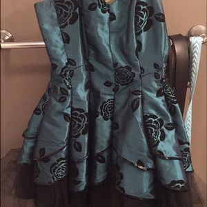 30$ I'll give free shoes size 11/12