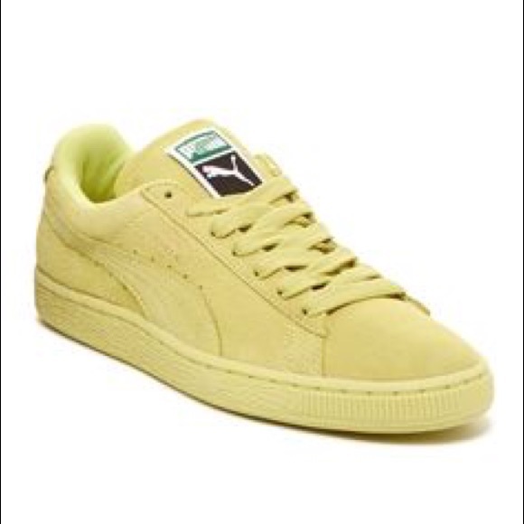 Neon Yellow Monochrome Pumas Clyde Rare!!