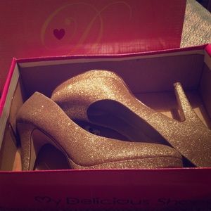 My delicious shoes gold sparkly heels