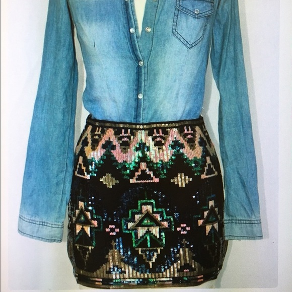 Mini skirt - Picture 2 of 2