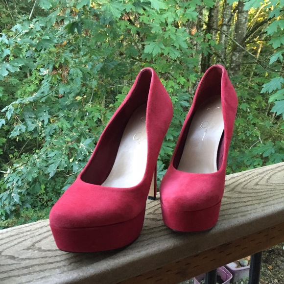 Red Heels - Picture 2 of 2